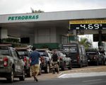 Brazil hạ giá nhiên liệu để 'hạ nhiệt' đình công của các lái xe tải