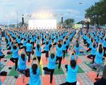 1200 người đồng diễn nhân Ngày Quốc tế Yoga lần thứ IV tại Đà Nẵng