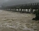 Mưa lớn kéo dài tại Nhật Bản, gây thiệt hại về người và tài sản