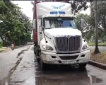 TNGT nghiêm trọng giữa xe container và xe máy ở TP.HCM, 2 người thương vong