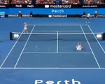 VIDEO: Federer và Sock khiến bạn đánh cặp ngao ngán rời sân