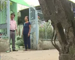 Nguy hiểm rình rập từ trụ điện nứt gốc, nghiêng đổ ở Cần Thơ