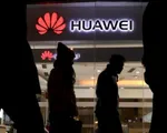 Huawei 'muối mặt' vì dùng iPhone để viết lời chúc mừng năm mới