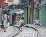 'Xóm cà phê đường tàu' đìu hiu sau khi Hà Nội ra quân giải tán