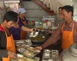 Tình người nơi bếp ăn từ thiện tỉnh An Giang