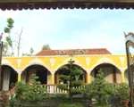 Ngôi nhà 'kỳ lạ' giữa làng quê