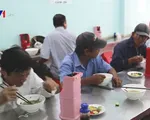 Ấm lòng quán cơm Nụ cười, 1.000 đồng 1 tô bún bò