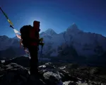 Nepal đo lại độ cao đỉnh Everest