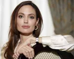 Angelina Jolie lần đầu thổ lộ suy sụp hậu chia tay Brad Pitt