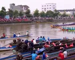 Sóc Trăng nhộn nhịp lễ hội đua ghe ngo