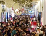 Không khí mua sắm ngày Black Friday trên thế giới