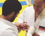 Tổng thống Nga Vladimir Putin bị thương nhẹ khi tham gia tập Judo