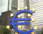 ECB quyết định hạ l&atilde;i suất, t&aacute;i khởi động chương tr&igrave;nh mua tr&aacute;i phiếu