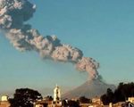 Mexico nâng mức cảnh báo về núi lửa Popocatepetl