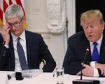 Tổng thống Trump gọi CEO Apple là… Tim Apple