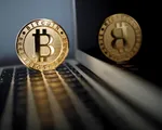 Bitcoin bất ngờ phá ngưỡng 8.000 USD