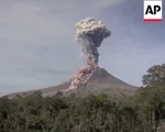 Indonesia cảnh báo nguy hiểm do núi lửa phun trào