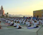 Hơn 500 người tham gia luyện tập, biểu diễn yoga ở Nha Trang