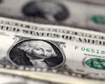 FED tính hạ lãi suất, đồng USD xuống đáy