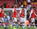 Arsenal trả giá đắt vì Emirates Cup