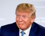 Trump gợi ý dùng bom hạt nhân ngăn bão vào Mỹ