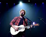 Ed Sheeran trở thành nghệ sĩ có doanh thu tour diễn cao nhất mọi thời đại