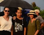 Con trai du học Hàn Quốc, Angelina Jolie tự hào