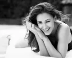 Jennifer Garner: Tôi hiểu biết và khiêm nhường hơn ở tuổi 47