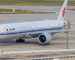 Máy bay Air China gặp sự cố động cơ