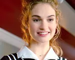 Những lần biến hóa đầy ấn tượng của 'Lọ Lem' Lily James