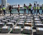 Tây Ban Nha thu giữ 2 tấn cần sa được giấu dưới biển