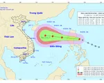 Bão số 8 di chuyển nhanh, mạnh lên khi vào Biển Đông