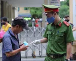 Quận Hoàn Kiếm xử phạt vi phạm không đeo khẩu trang hơn 300 triệu đồng trong 4 ngày nghỉ lễ