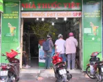 Khẩu trang miễn phí và tình người giữa mùa dịch