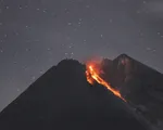 Núi lửa Merapi tại Indonesia phun trào