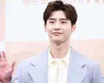 Lee Jong Suk kỷ niệm 10 năm ngày gia nhập làng giải trí