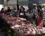 Khi nào người dân được ăn thịt lợn giá rẻ?