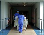 20% bệnh nhân nội trú ở Anh bị lây nhiễm chéo COVID-19
