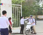 Học sinh Hà Nội nghiêm túc tuân thủ quy định phòng dịch khi đi học trở lại