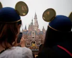 Chưa mở cửa trở lại, Disneyland Thượng Hải đã cháy vé