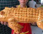 Bánh mì cá sấu khổng lồ gây 'bão' mạng