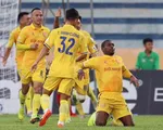 DNH Nam Định 3-0 Sông Lam Nghệ An: Đỗ Merlo lập cú đúp, DNH Nam Định tìm lại niềm vui chiến thắng!