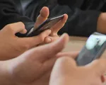 Từ tháng 11, học sinh được sử dụng điện thoại trong lớp để phục vụ học tập