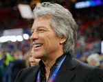 Jon Bon Jovi hủy diễn sau xét nghiệm dương tính với COVID-19, phủ nhận chưa tiêm vaccine