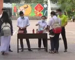 TP. HCM: Ngày đầu học sinh đi học trở lại