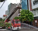 Dập tắt đám cháy ở cơ sở massage 9 tầng, cứu sống 5 người