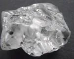 Phát hiện viên kim cương trắng 'khủng' 370 carat