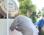 Ấm tình người ATM gạo miễn phí trong mùa dịch