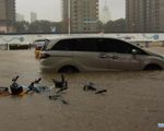 Mưa lớn 'nhấn chìm' tỉnh Hà Nam, Trung Quốc nâng mức cảnh báo lũ lụt