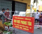 Thợ cắt tóc, thợ hàn tặng rau cho bà con nghèo vùng dịch Cần Thơ